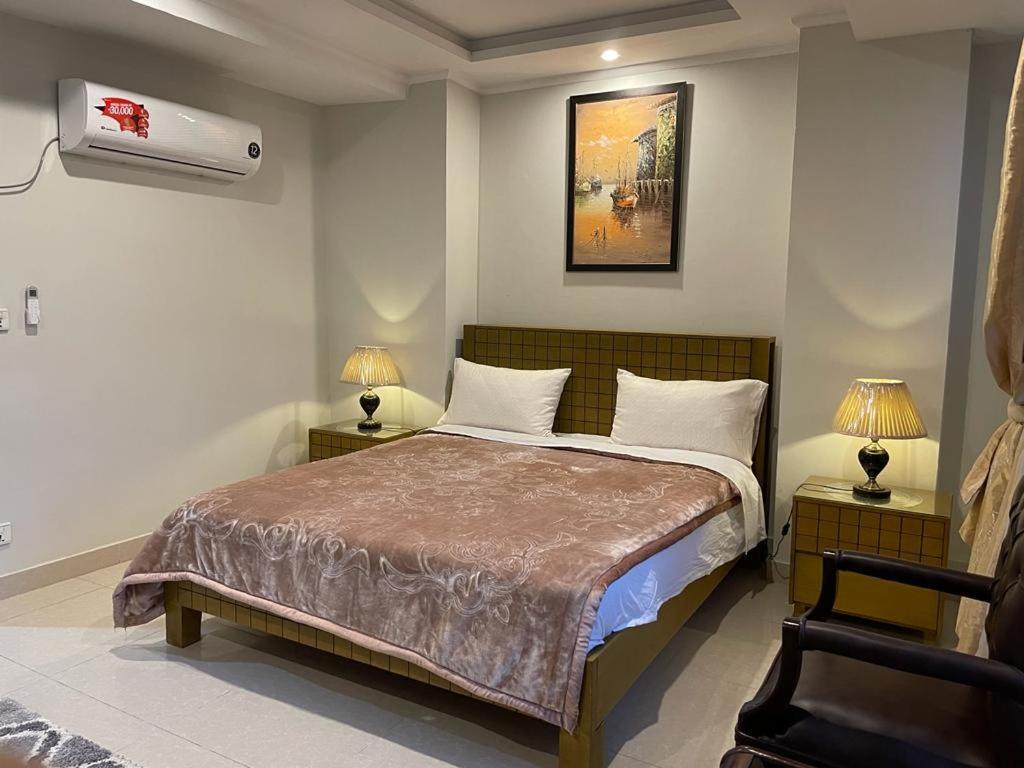 Marine Tower Apartment Rawalpindi Bagian luar foto